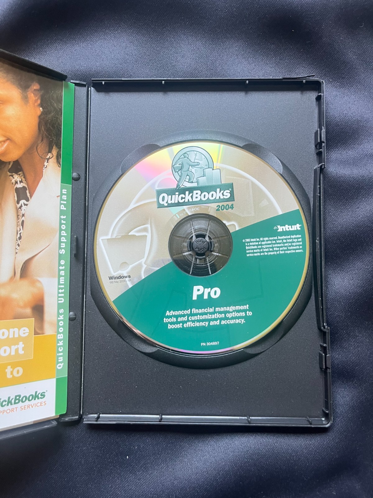 Intuit QuickBooks Pro 2004 with License for Windows 98/ME/2000/XP