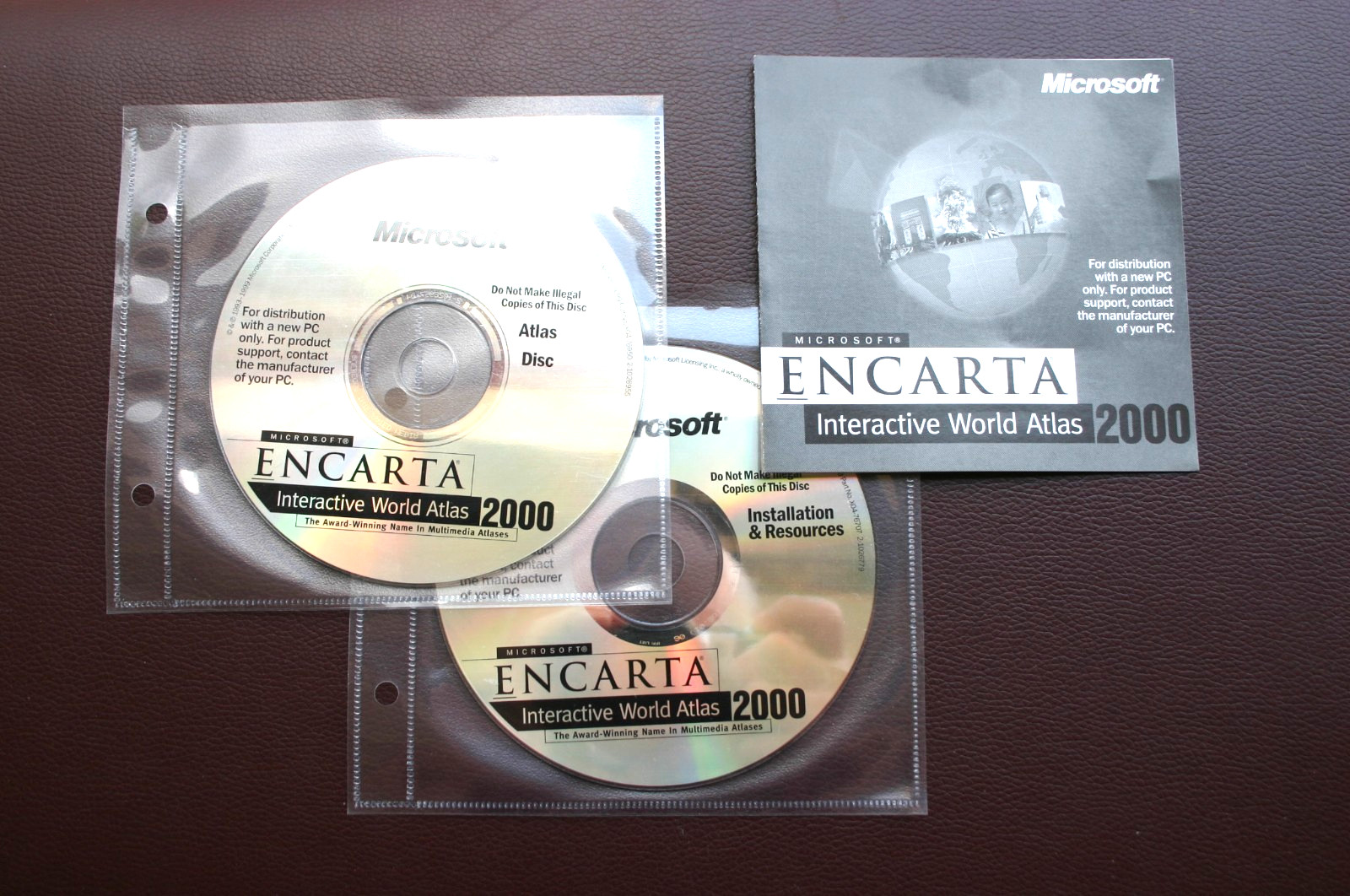 Microsoft Works Suite 2000, 12 CD’s, Many Unused, Various Product Keys