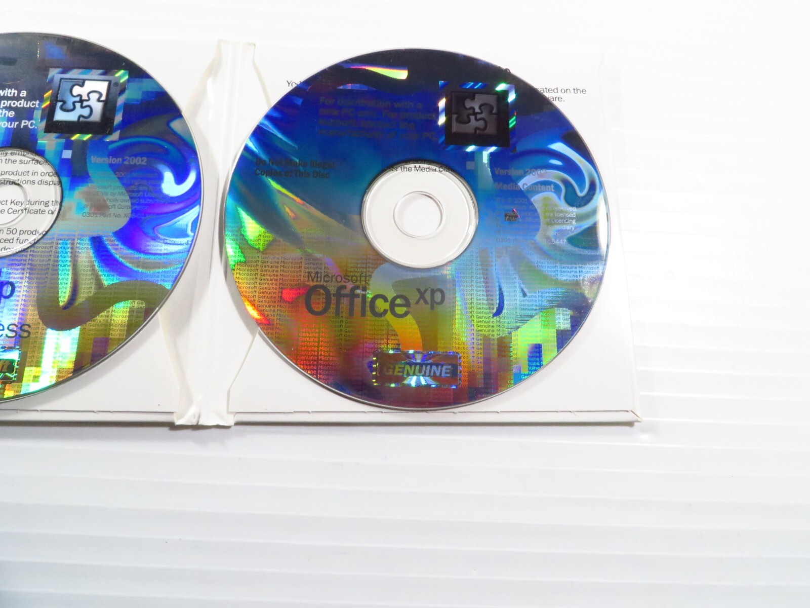 Dell Microsoft Office XP Small Business SBE Version 2002 Two Discs w Product Key
