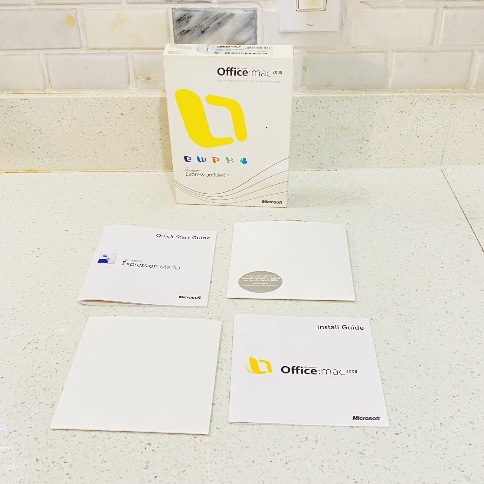 Microsoft Office: mac 2008 Microsoft Expression Media Japanese w/ Product Keys