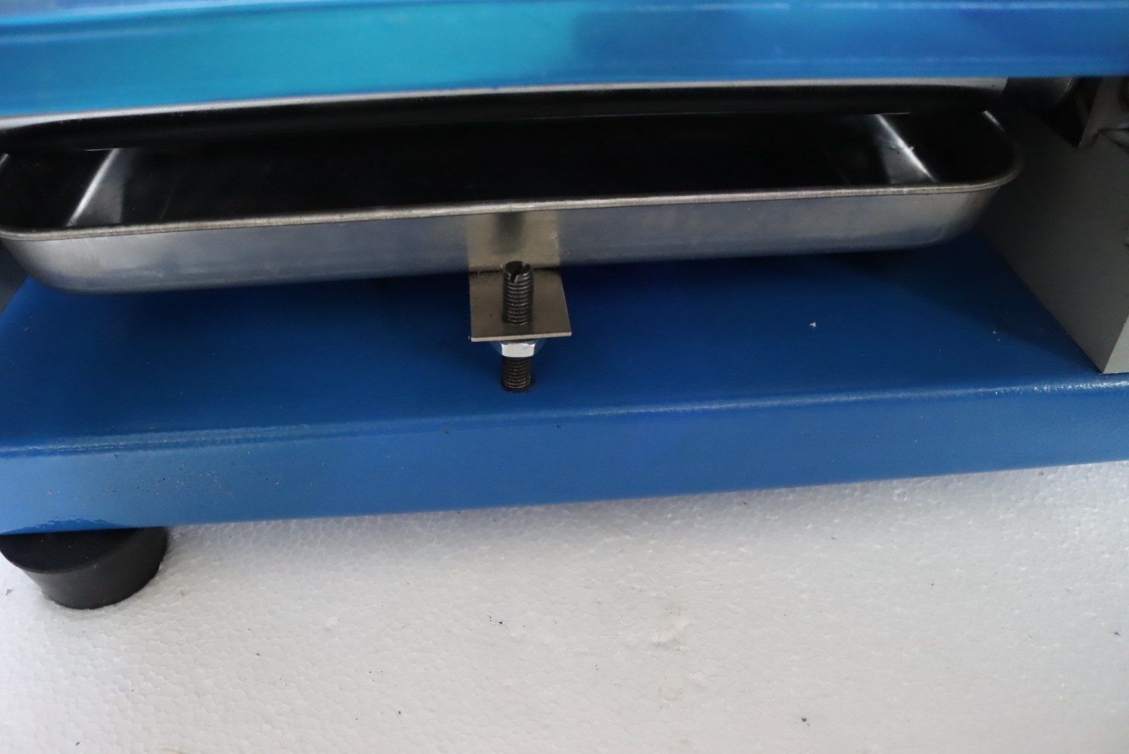 10.6in Automatic Gluing Coating Machine for Paper Leather White Latex Brushing