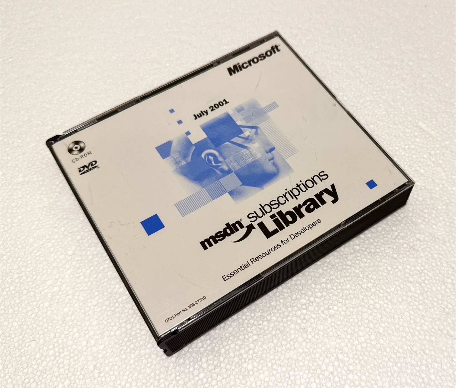 Microsoft MSDN Library July 2001, 1-DVD & 3-CD Set – Excellent