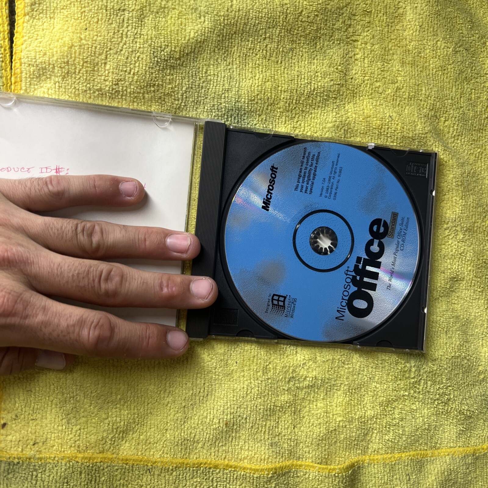 Microsoft Office Professional & Bookshelf Designed for Windows 95 with CD Key