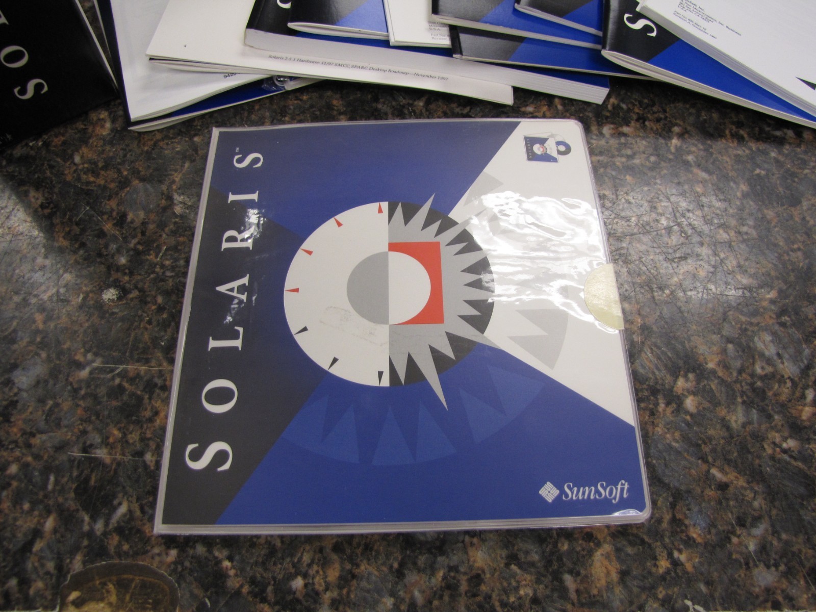 Vintage Sunsoft Solaris 2.5.1 Hardware 11/97 Desktop SPARC Platform Edition Set