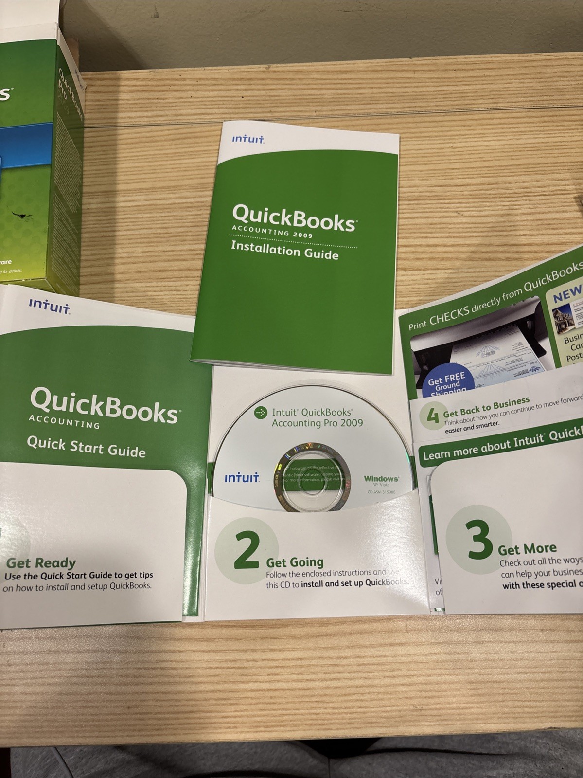 Intuit QuickBooks Pro 2009 Accounting Software For Windows + Learning Quickbooks
