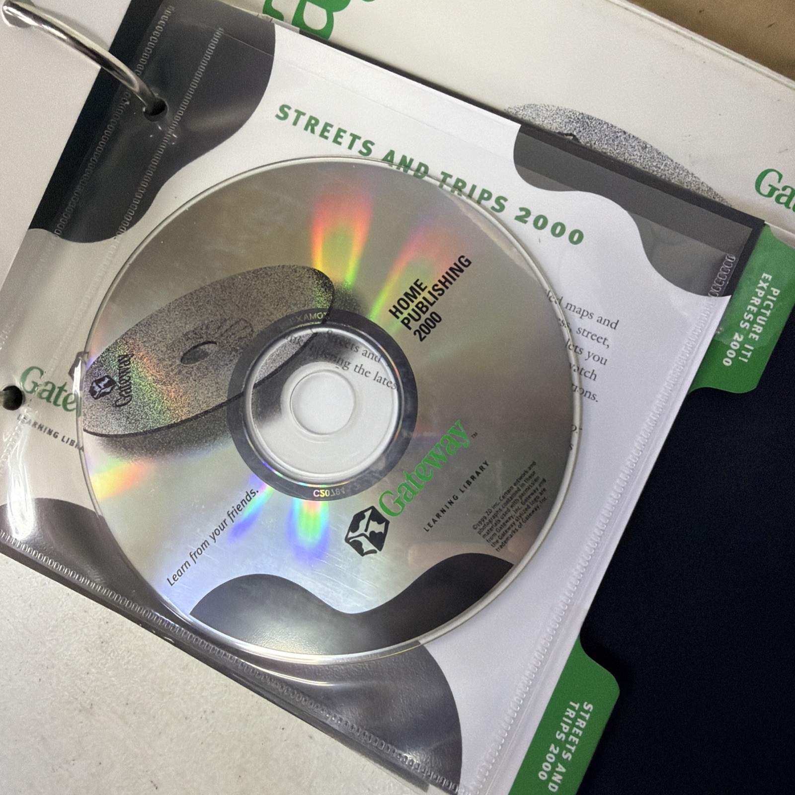 Microsoft Works Suite 2000 – Complete 7 Disc PC CD-ROM & Gateway Library Set