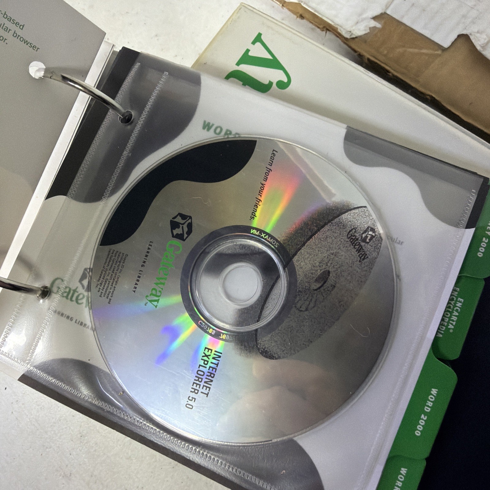 Microsoft Works Suite 2000 – Complete 7 Disc PC CD-ROM & Gateway Library Set