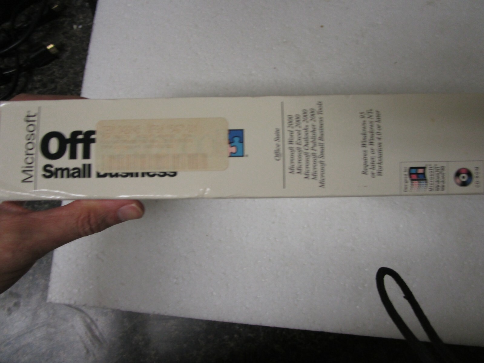 Microsoft Office 2000 Small Business in Retail Box w/Product Key and Both Discs