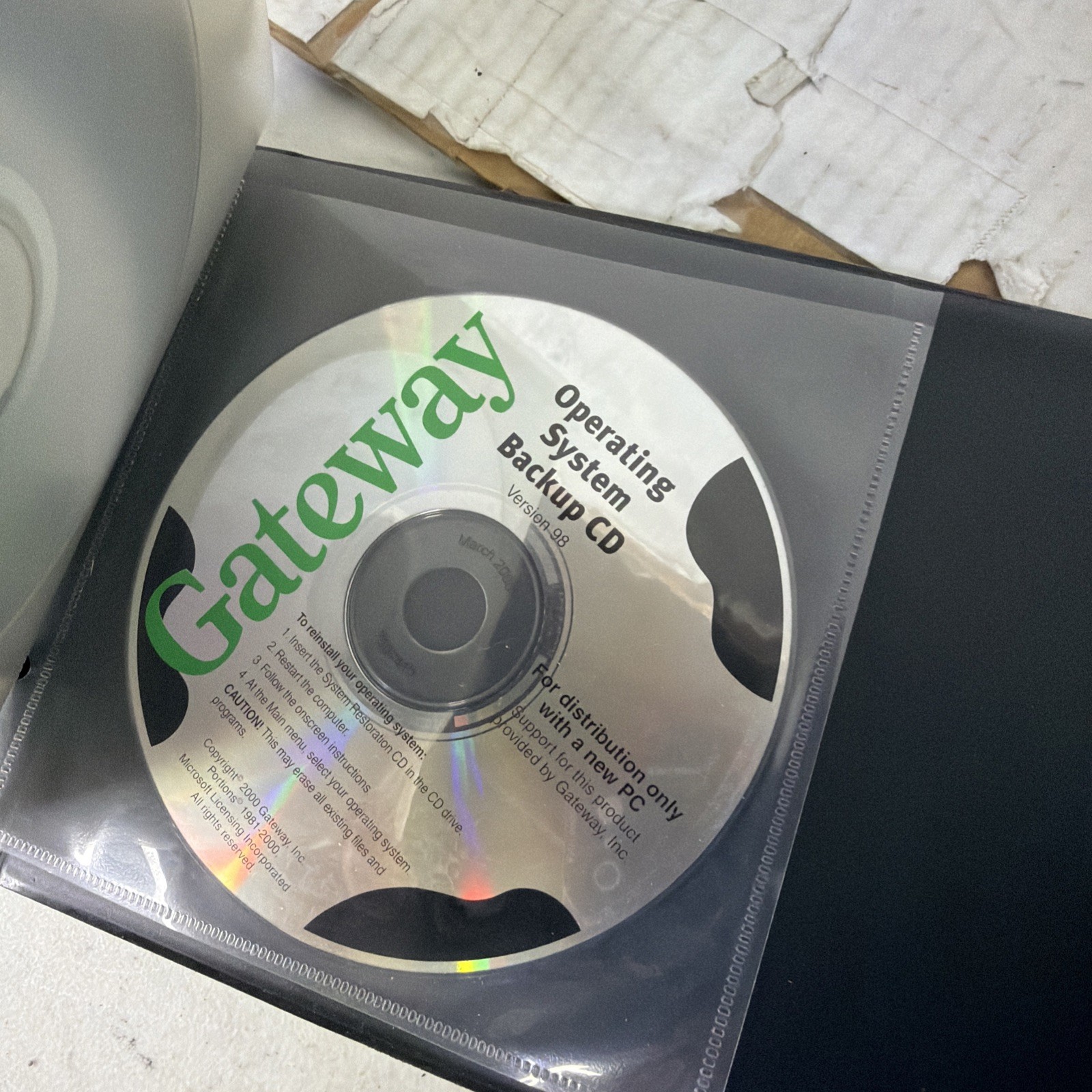 Microsoft Works Suite 2000 – Complete 7 Disc PC CD-ROM & Gateway Library Set