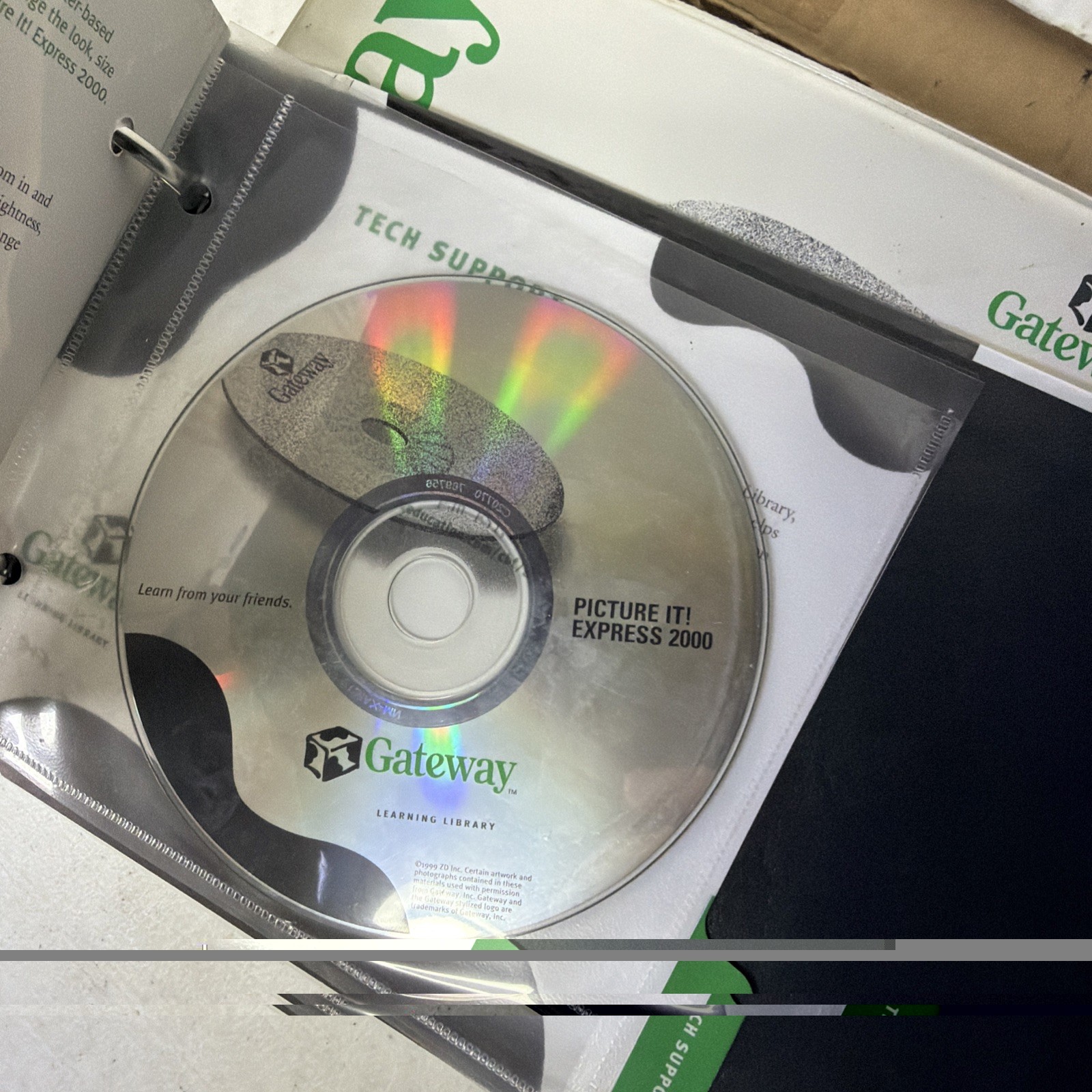 Microsoft Works Suite 2000 – Complete 7 Disc PC CD-ROM & Gateway Library Set