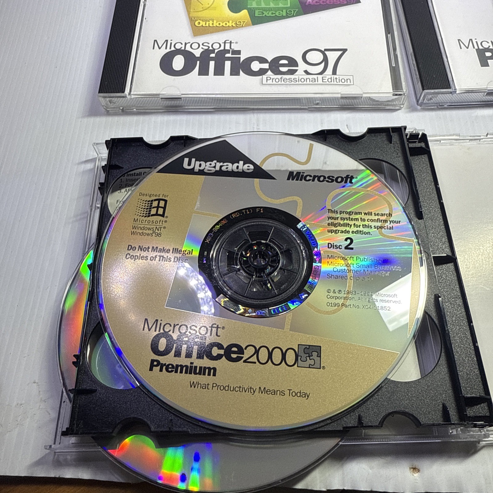 Microsoft Office 2000 Premium Publisher 98 Office 97 Disc Product Key Like New
