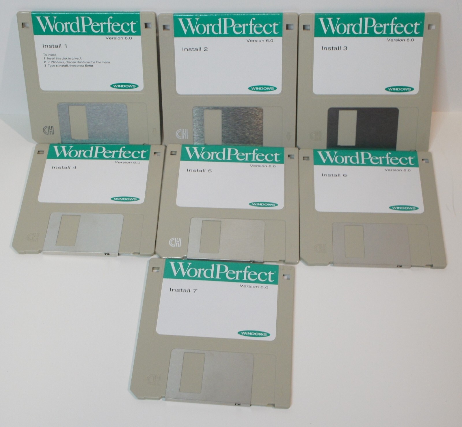 Word Perfect For Windows Version 6.0 Set of 19 3.5″ Floppy disks W/ Update Disk