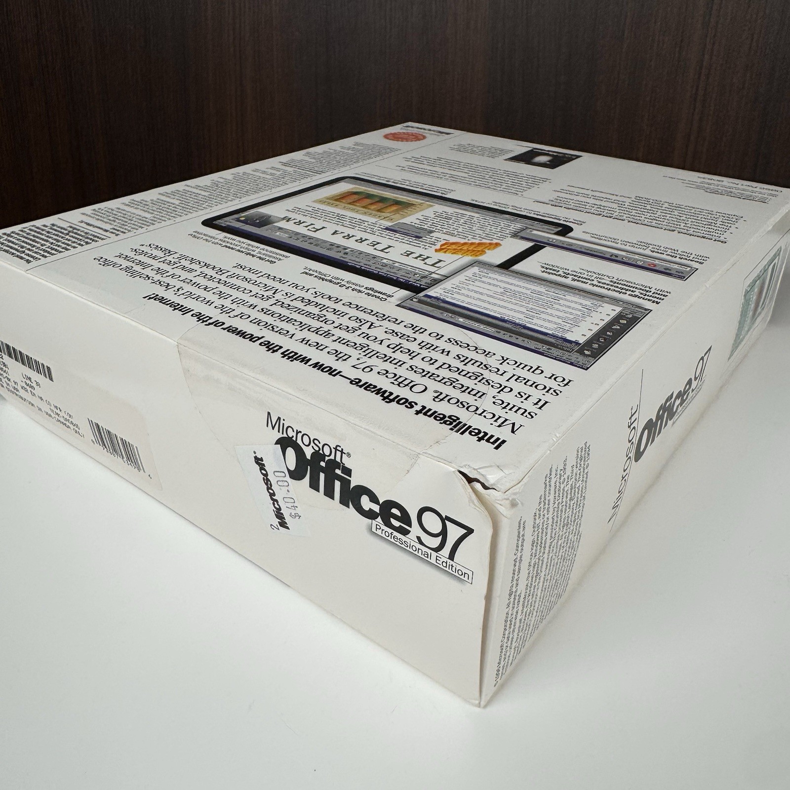 Microsoft Office 97 Professional Edition – NEW SEALED – Big Box