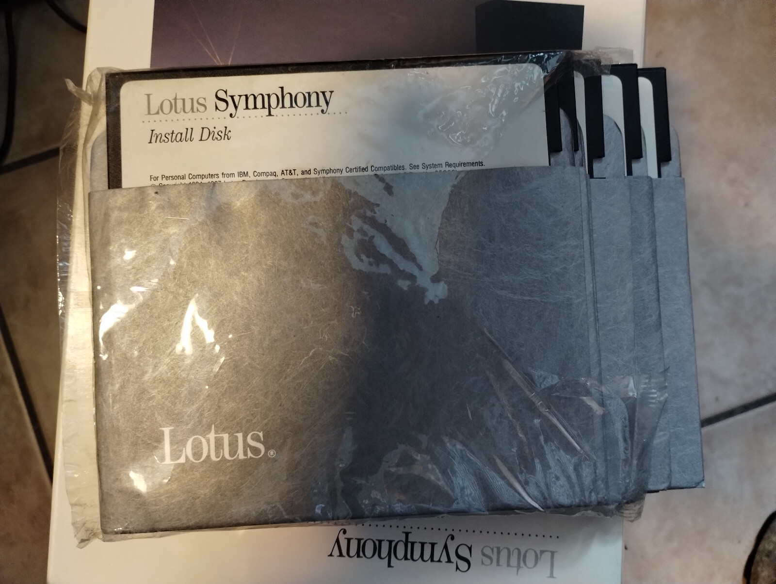 LOTUS SYMPHONY – English – Floppy 5 1/4 – DOS