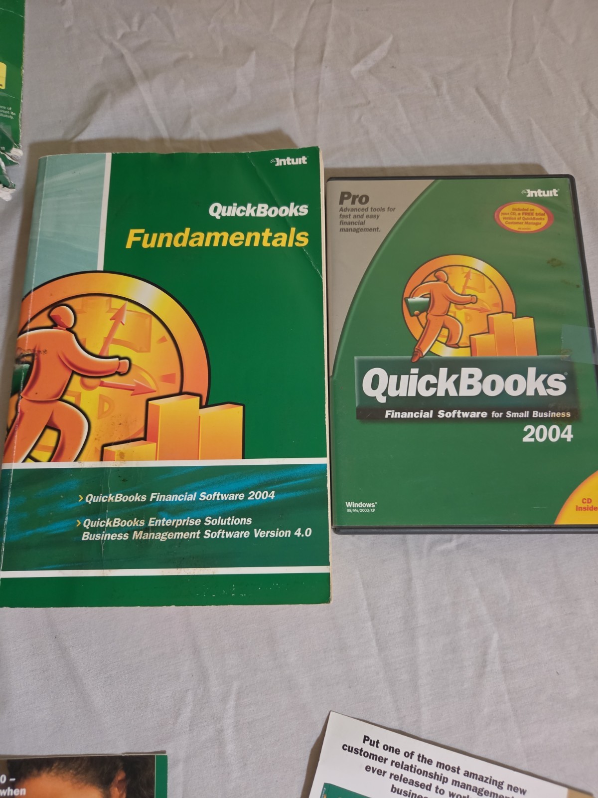 Intuit QuickBooks Pro 2004 with License for Windows 98/ME/2000/XP Used