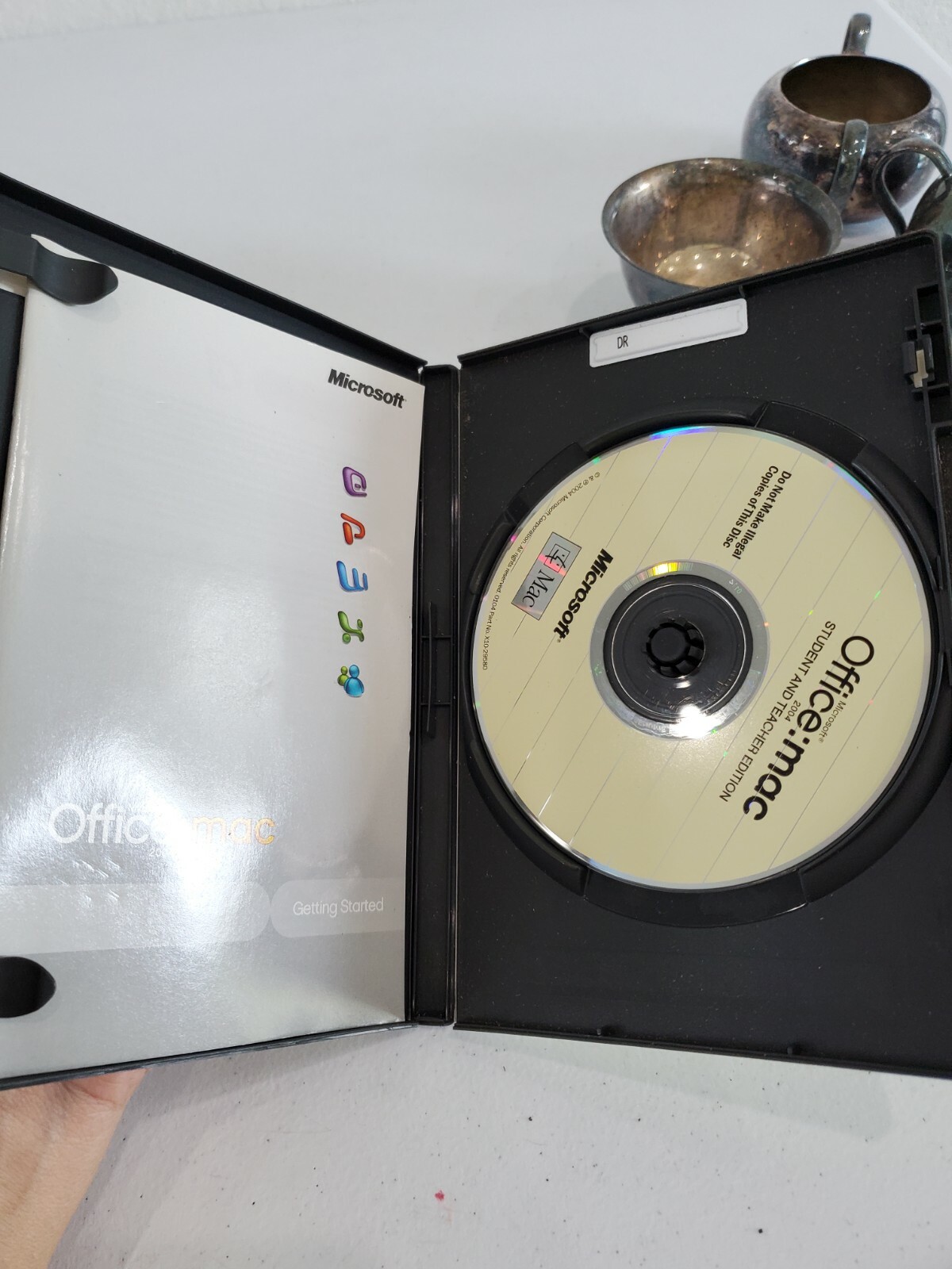 Microsoft Office: Mac 2004 Student And Teacher Edition (2004) w/ Product Key