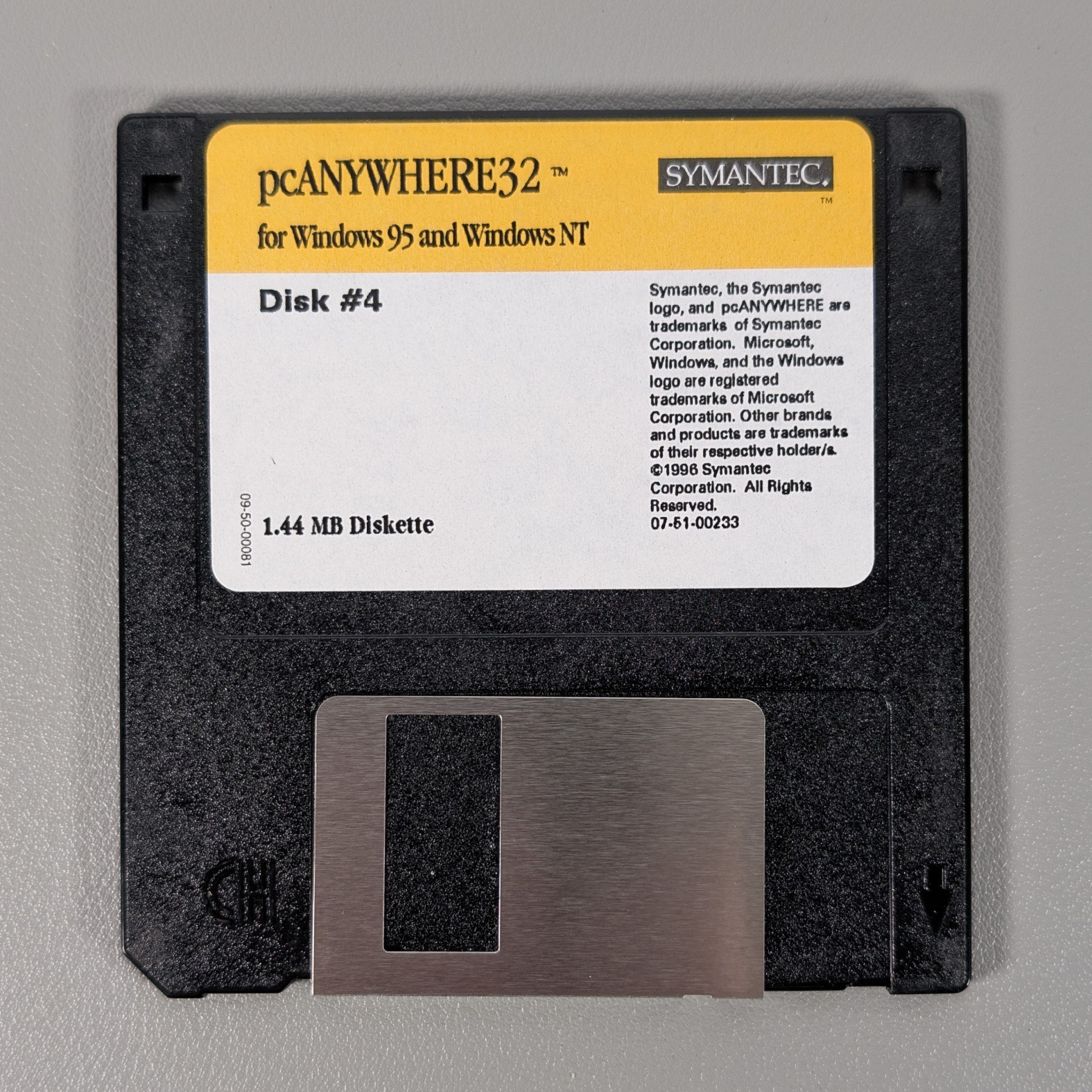 Symantec pcAnywhere 32 v7.5 for Windows 95 | 4 Floppy Disk Set | Reseller Copy