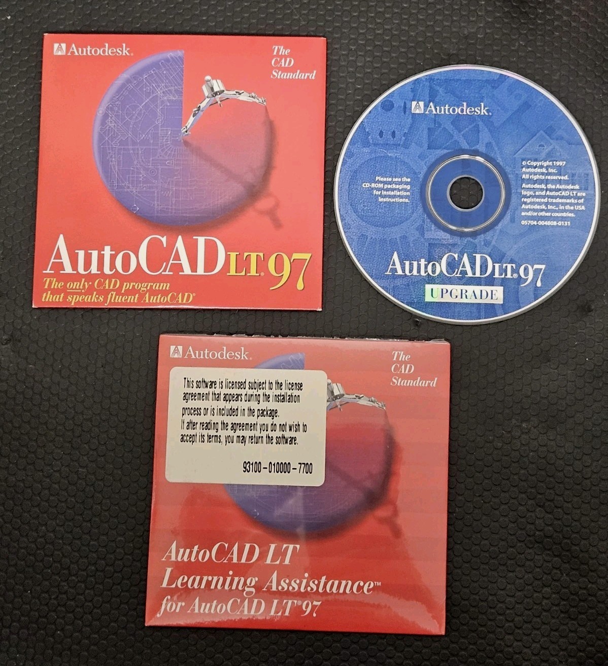 Autodesk AutoCAD LT 97 Upgrade Box Manuals & CD **UNTESTED AS-IS**