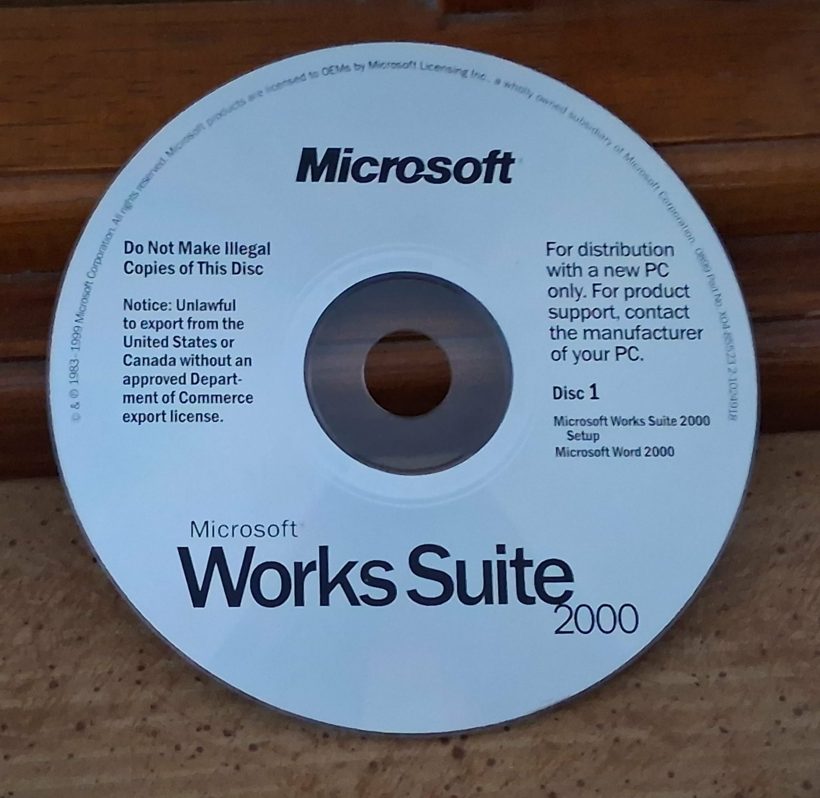 Microsoft Works Suite 2000 – 7 CD-ROM Set