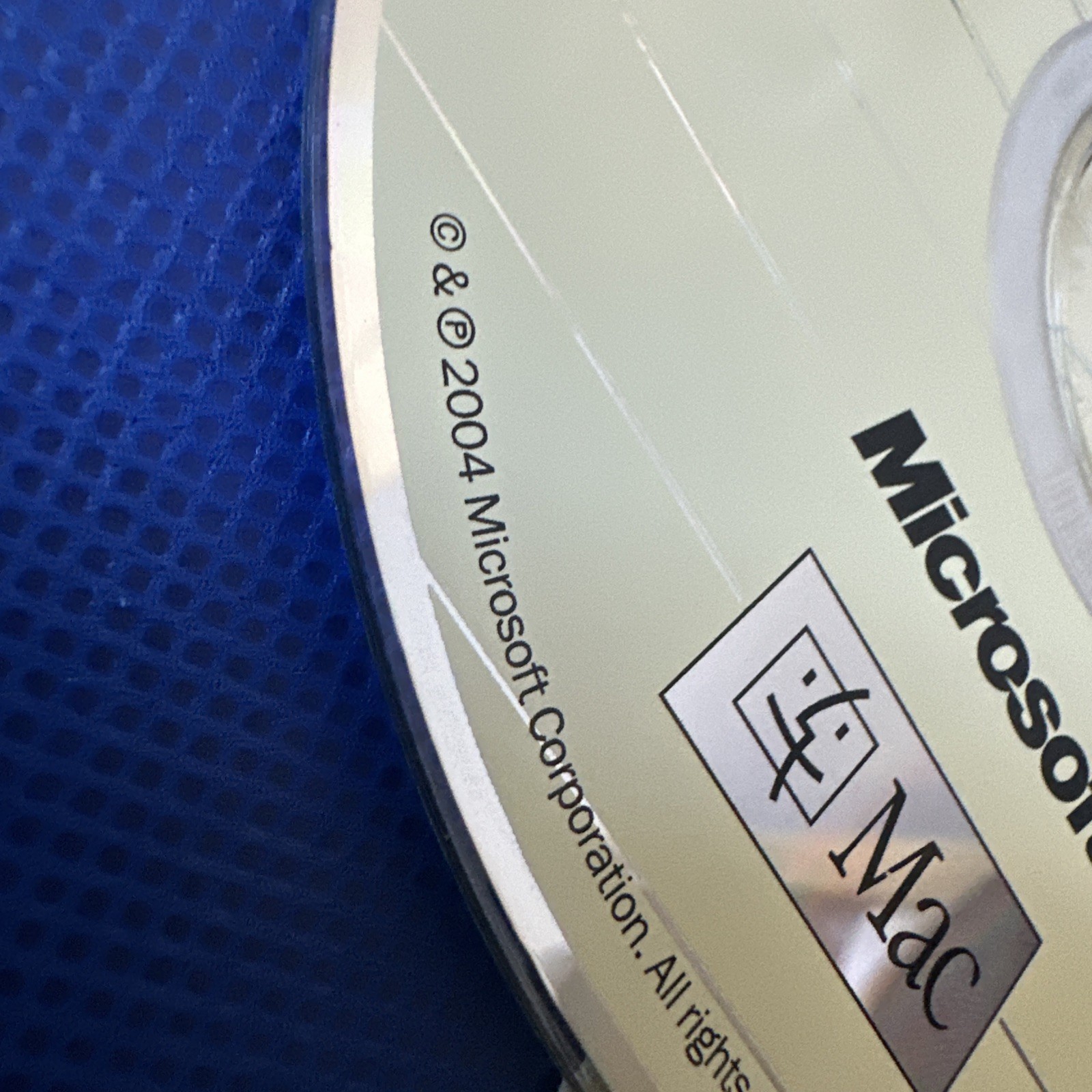 Microsoft Office Mac Student and Teacher Edition 2004 with 3 product keys