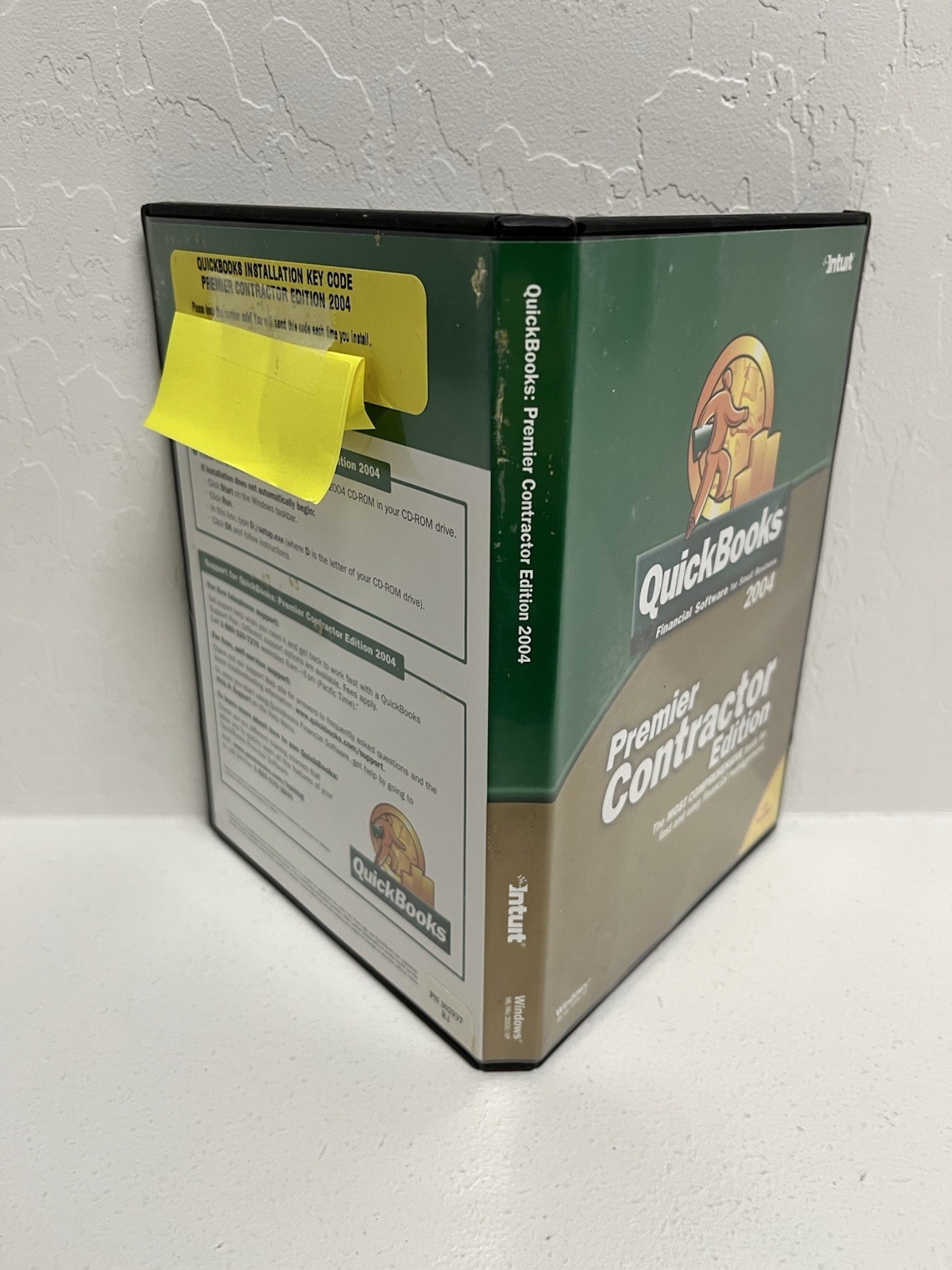 Intuit Quickbooks 2004 Premier Contractor Edition Complete w/Key Code Windows