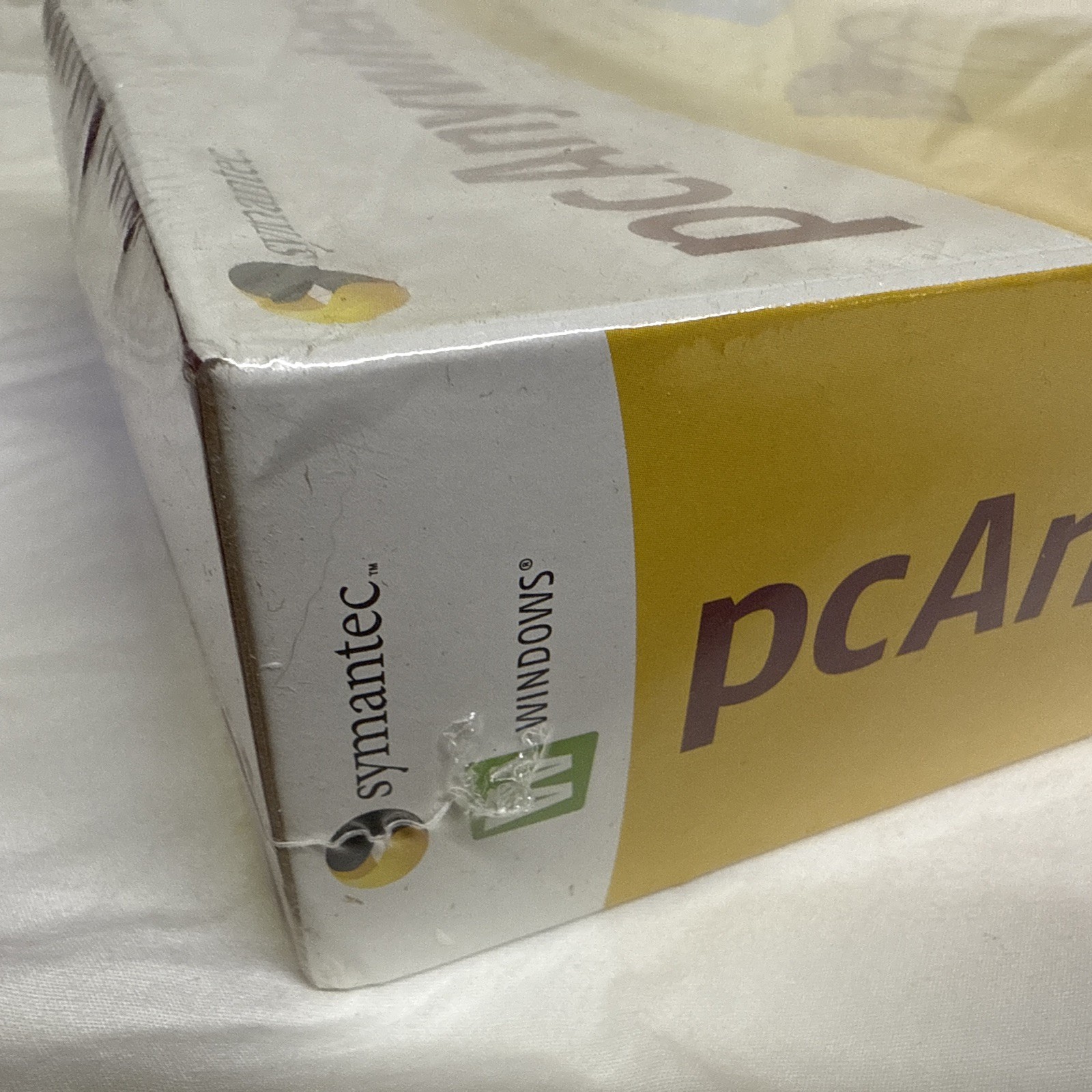 NEW Symantec pcAnywhere 11.0 Host, 1 User Original Box – Software Still Sealed
