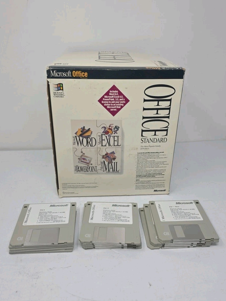 Vintage 1993 Microsoft Office Standard With 15 Floppy Disks ,books,