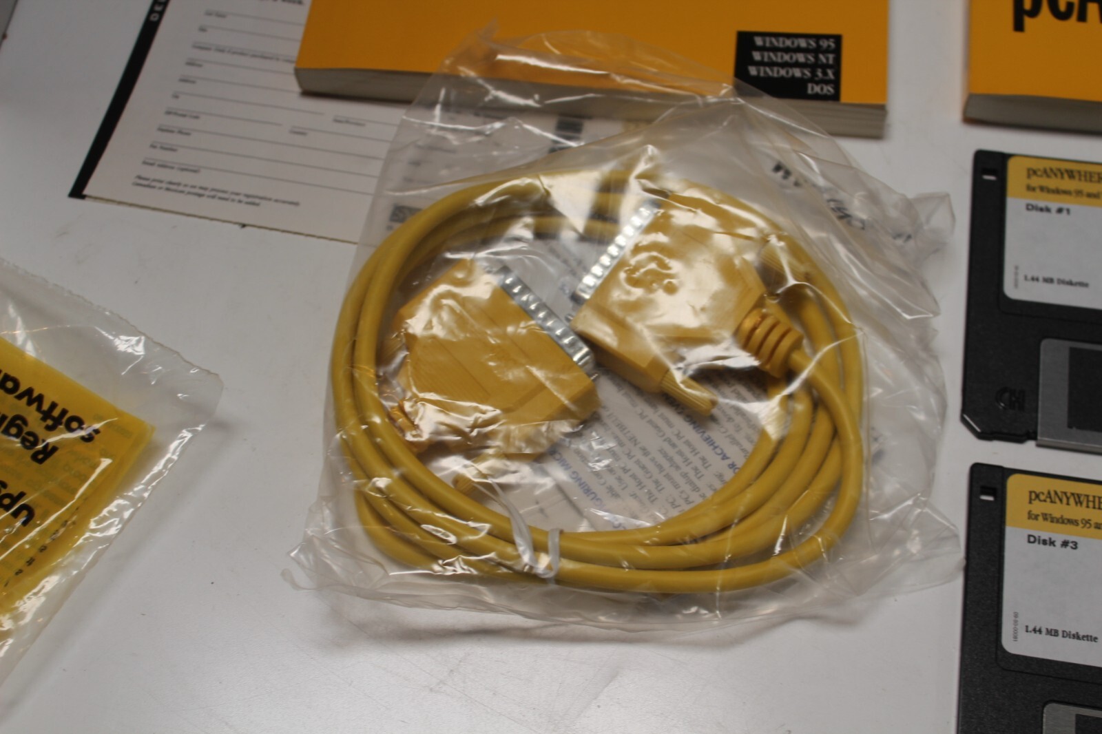 Vintage SYMANTEC PC ANYWHERE 32 Version 7.5 Windows 95 NT 3.1 DOS