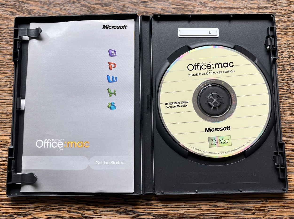 Microsoft Office 2004 Student and Teacher Edition for Mac w/ 3 keys