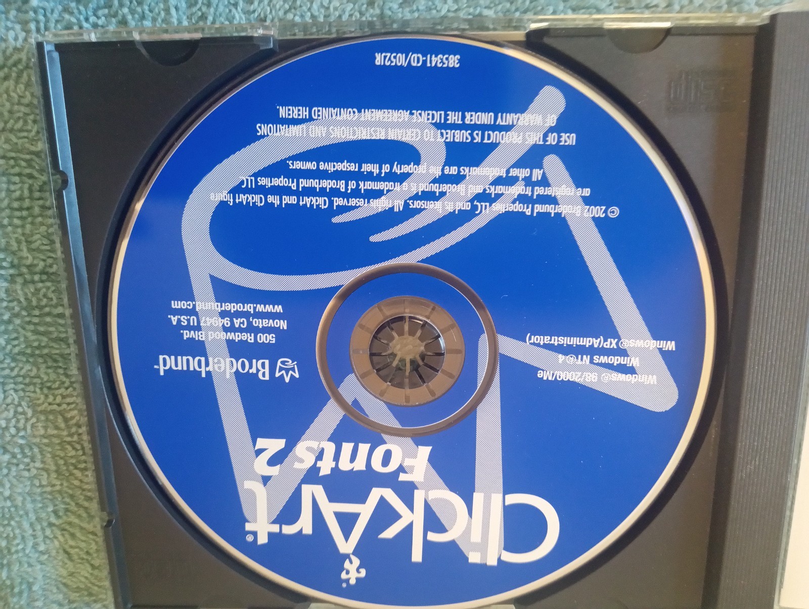 Corel WordPerfect Office 2000 – 2 CD’s And Broderbund Clickart Fonts CD