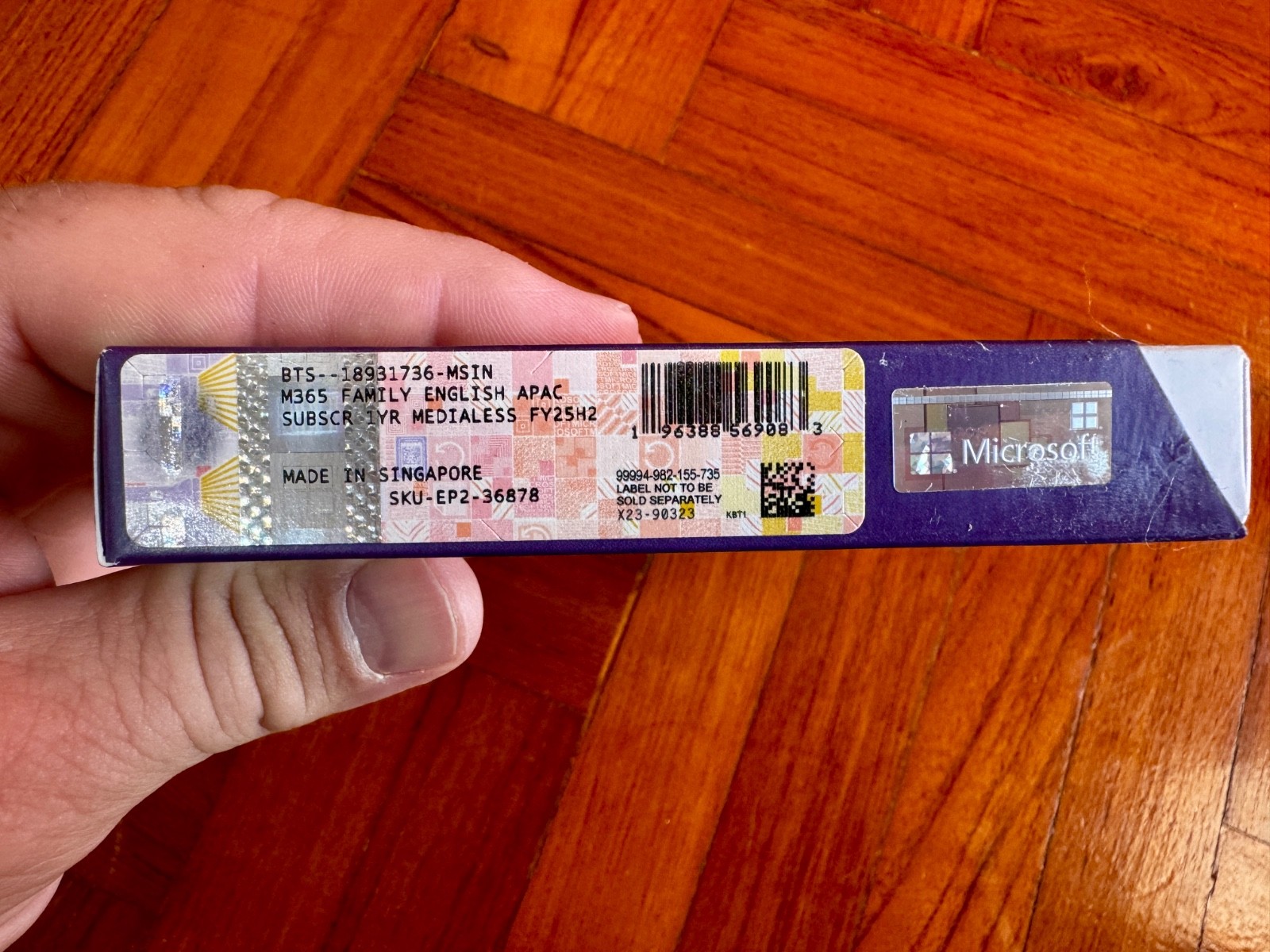 Microsoft 365 FAMILY 1-Year Subscription – Genuine Retail BOX Product Card APAC