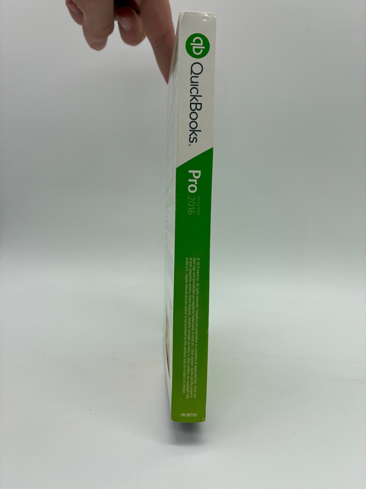 Intuit QuickBooks Pro 2016 Desktop Software Windows PC CD Manuals W/ Product Key