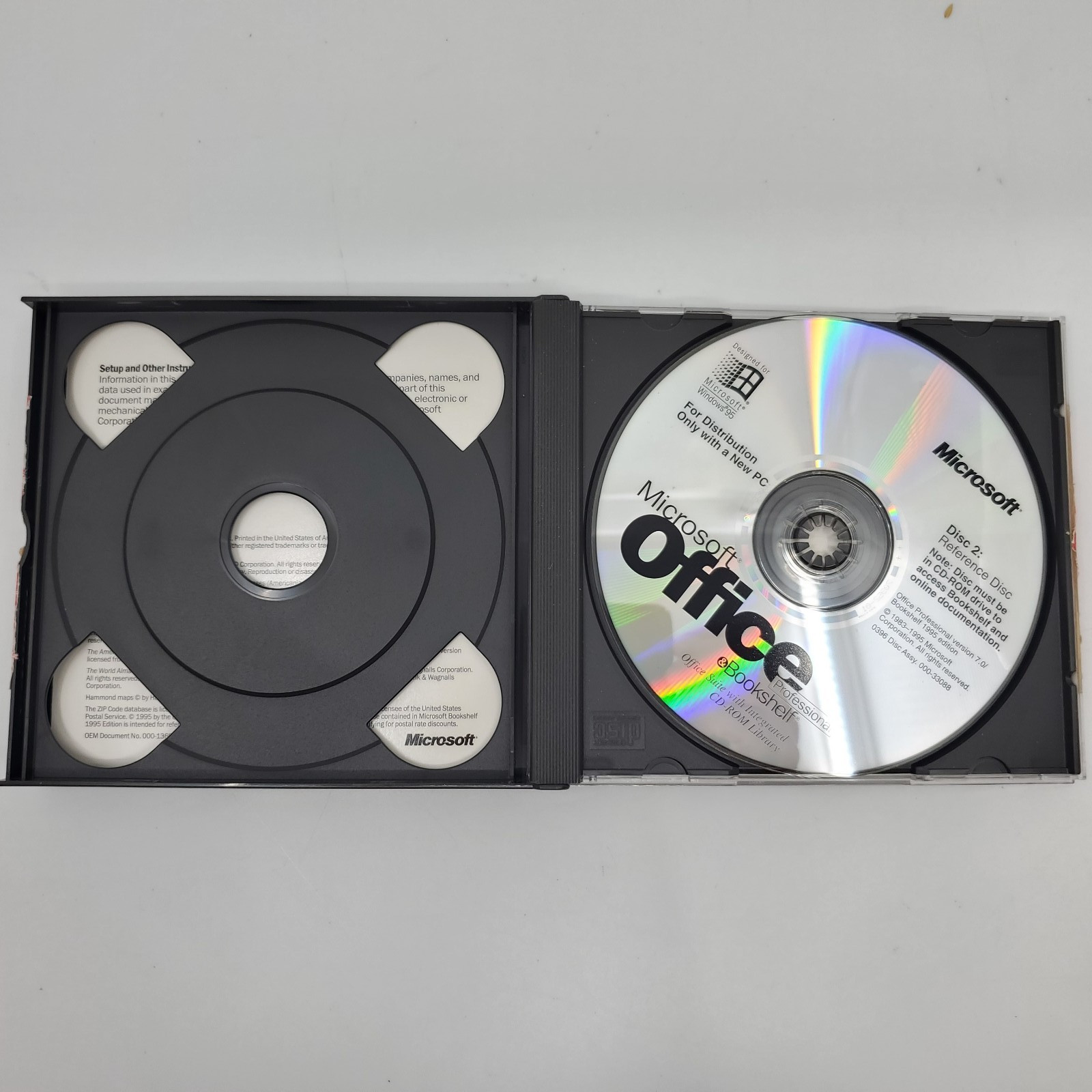 Microsoft Office Professional & Bookshelf for Windows 95 w/ Key and CD
