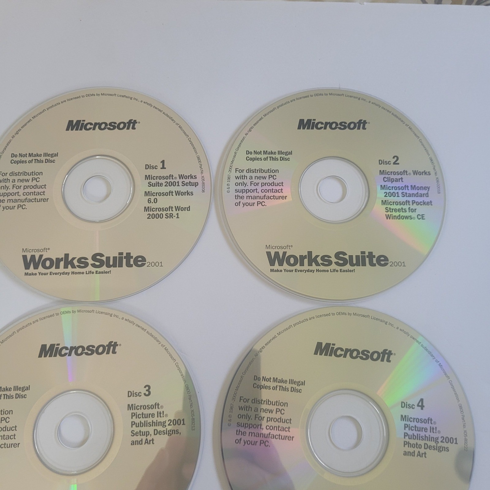 Microsoft Works Suite 2001 6-Disc Word Encarta Money Streets