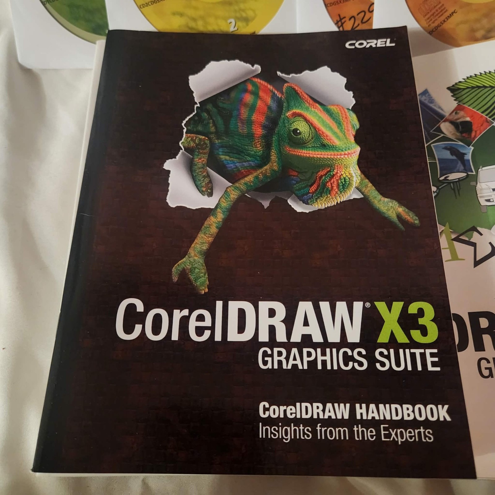 Corel Draw X3 Graphics Suite 4 CD Set, Handbook, User Guide & Manual.