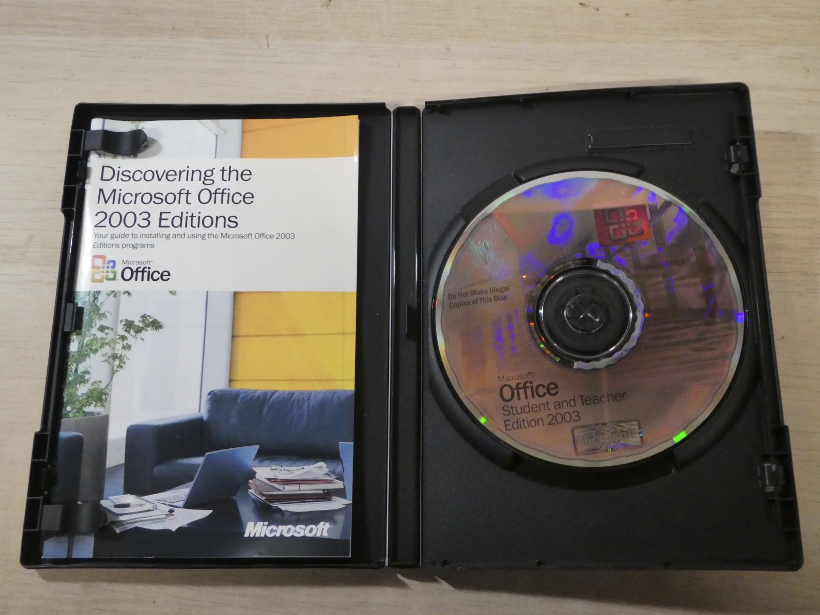Microsoft Office Student & Teacher Edition 2003 with Key Software PC CD Rom