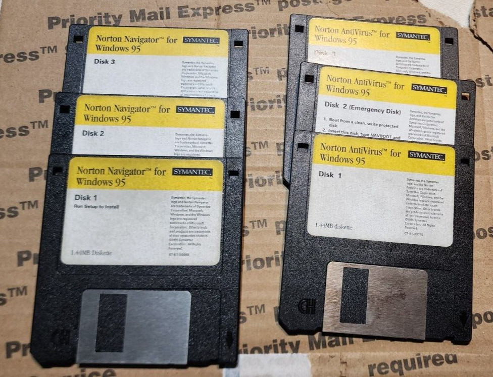 Vintage Symantec Norton Navigator and Norton Antivirus for Windows 95 3.5 floppy