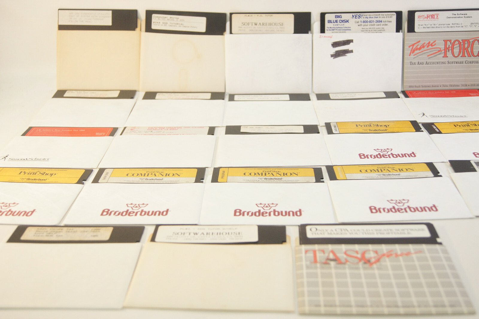 24 Vintage 5.5″ Floppy Discs AMT DOS Accounting Softwarehouse Tax Money Counts