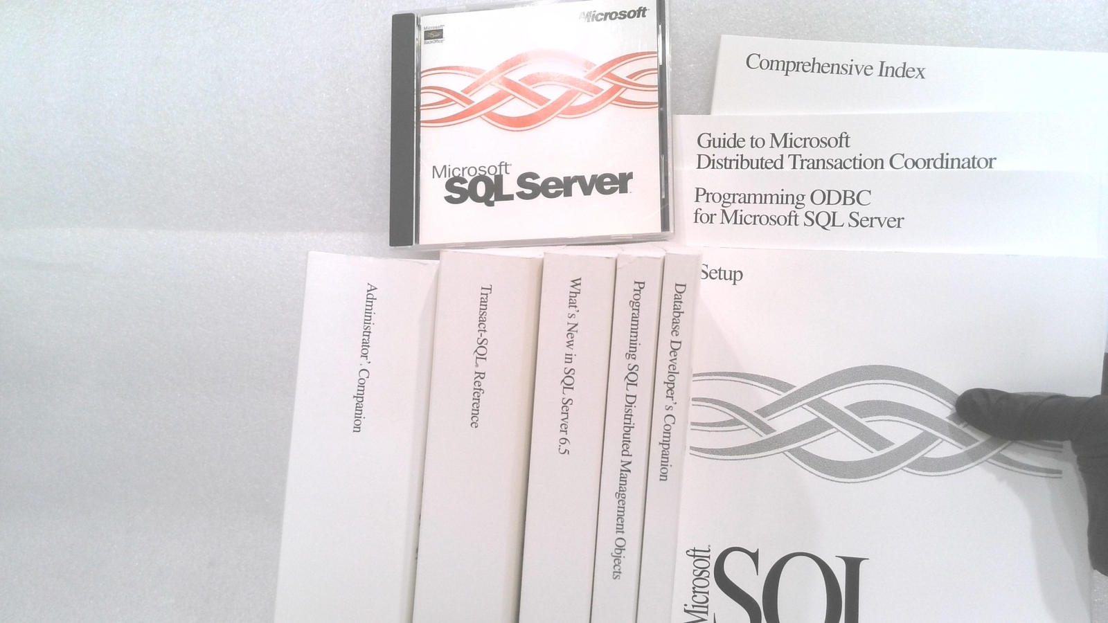 MICROSOFT 0496 P/N 90132 SQL SERVER VERSION 6.5 DATABASE MAN. SYSTEM, W/SOFTWARE