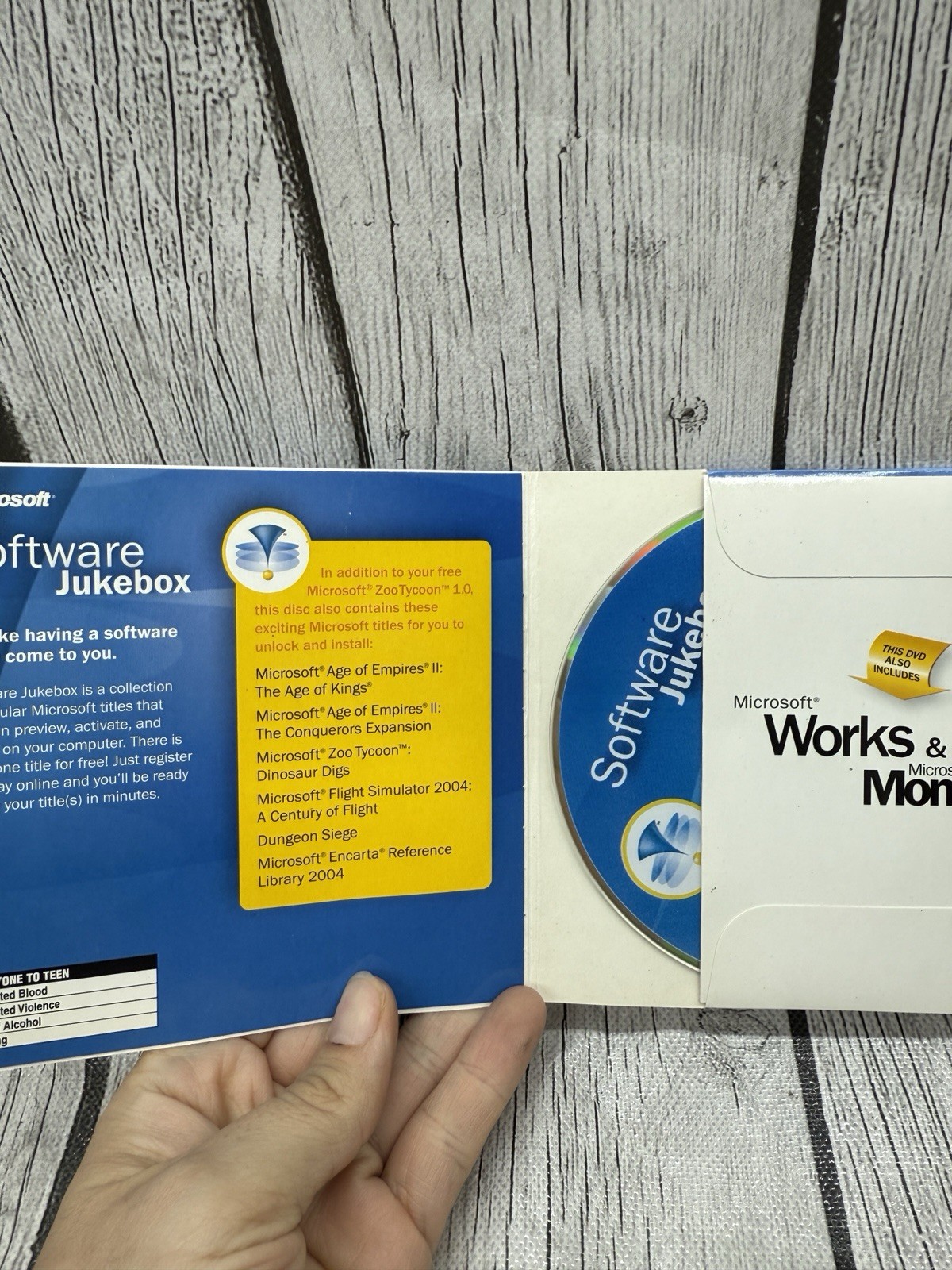 Microsoft Works 7.0 and Money 2004 CD-ROM Software Disk With Key