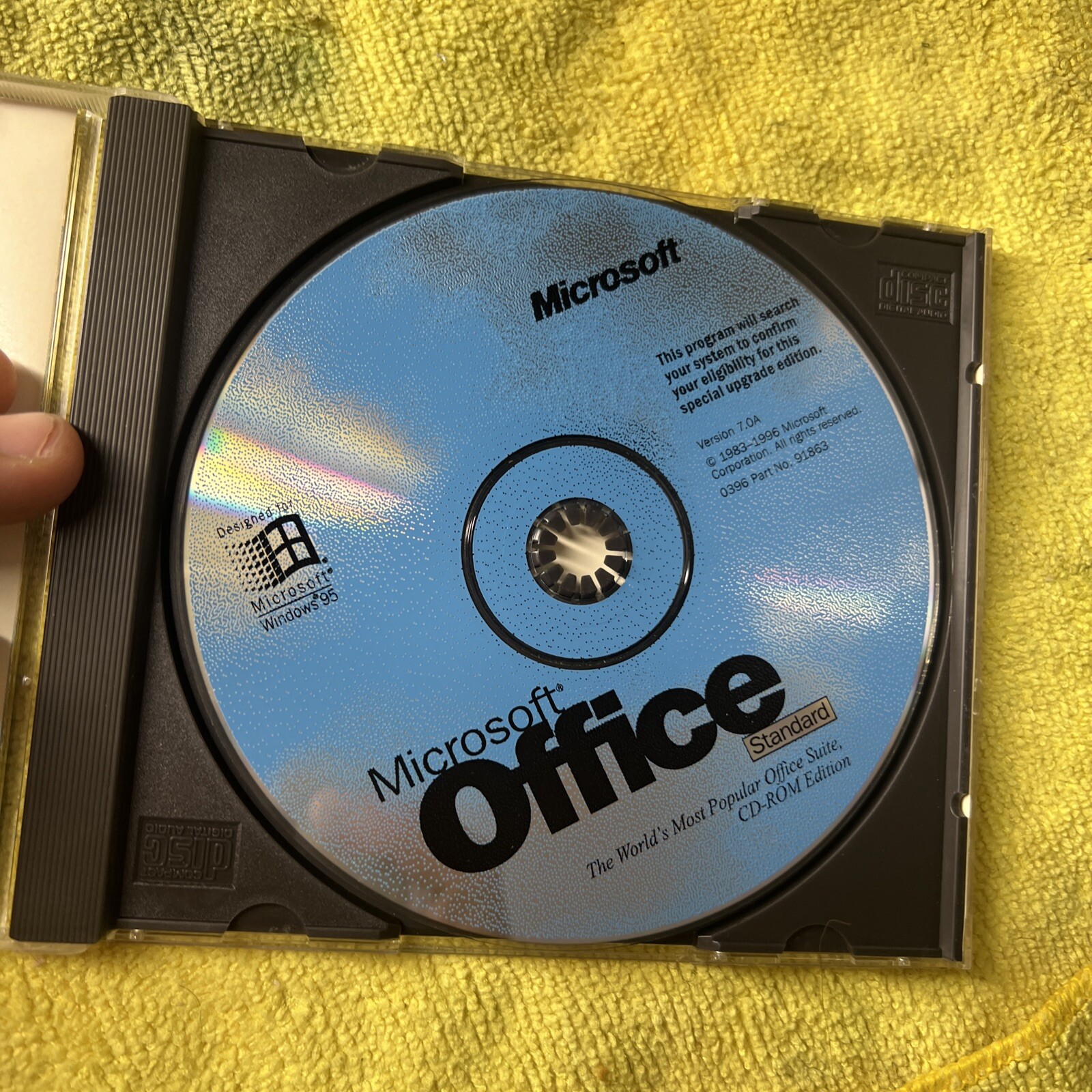 Microsoft Office Professional & Bookshelf Designed for Windows 95 with CD Key