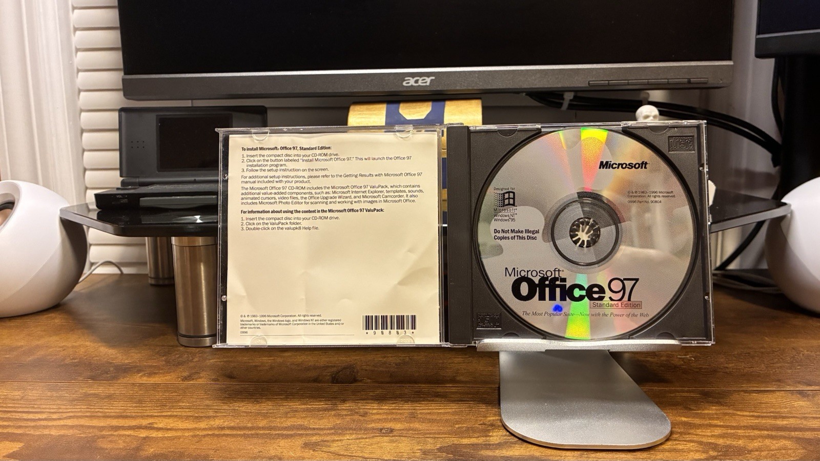 Microsoft Office 97 Standard Edition, Windows 95/NT w/ KEY CODE