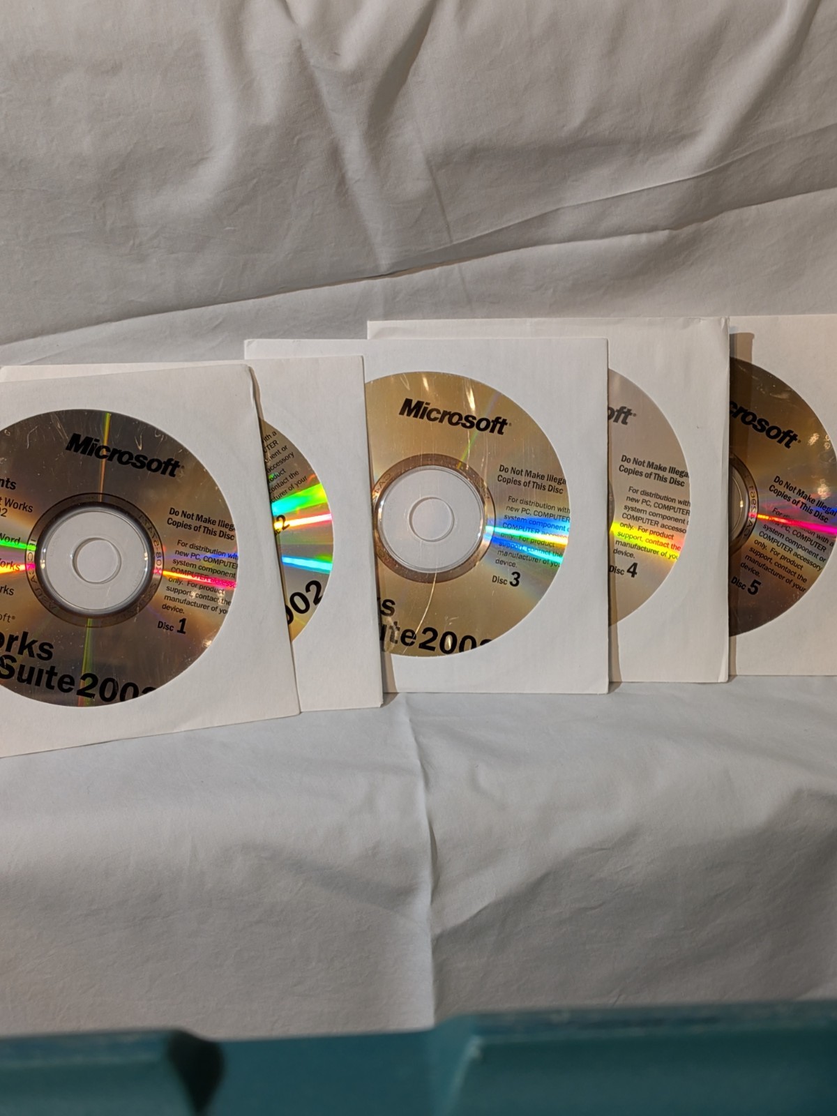Microsoft Works Suite 2002 – 5 Disc PC CD-ROM – No key