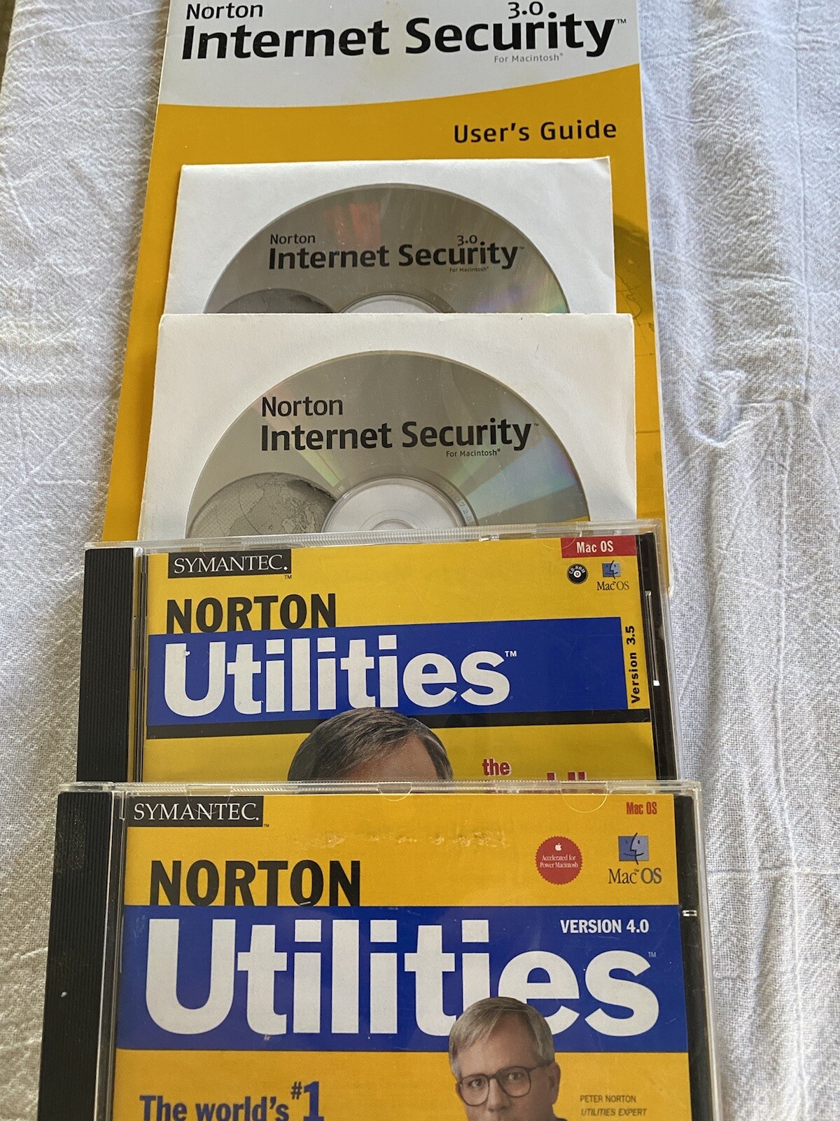 Vtg MAC CDS: iLife, Norton Utilities, Internet Security, Spring Cleaning