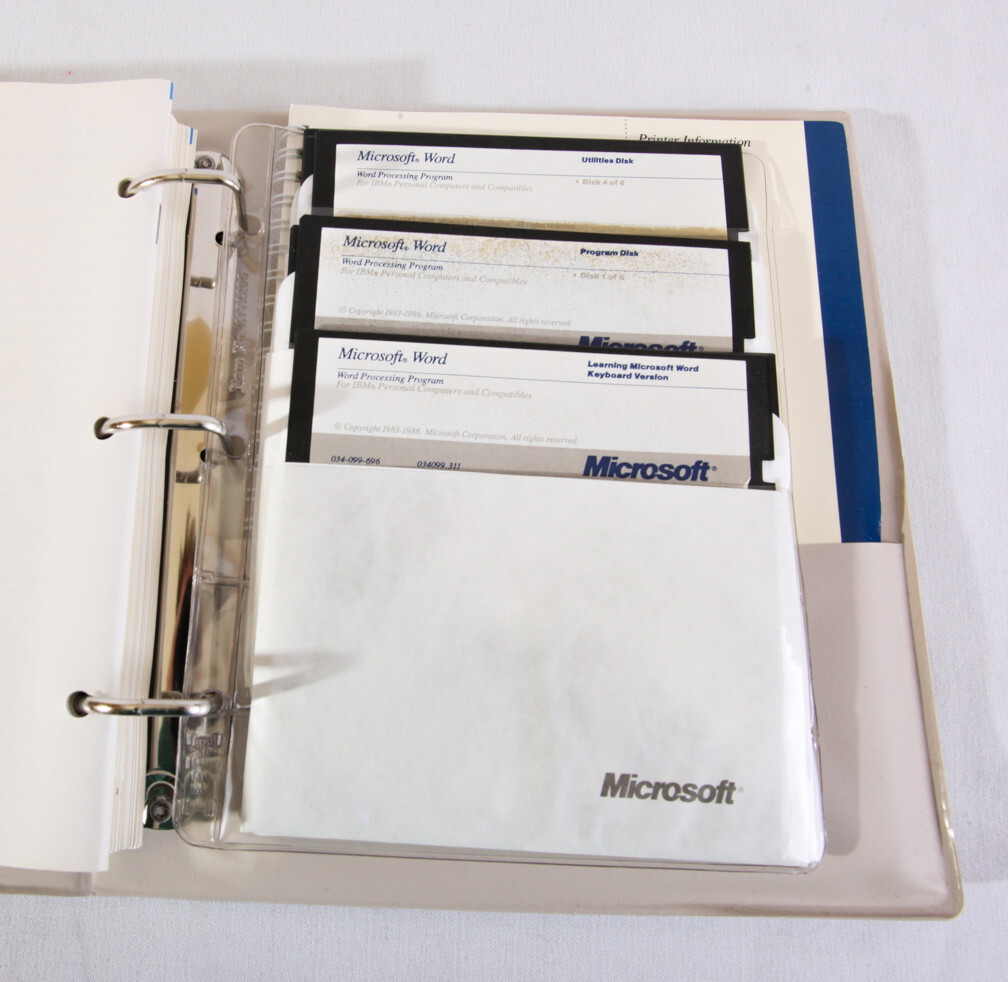 Microsoft Word v 3.0, 1986 Software w 8 5.25″ Floppy Disks & Reference Material