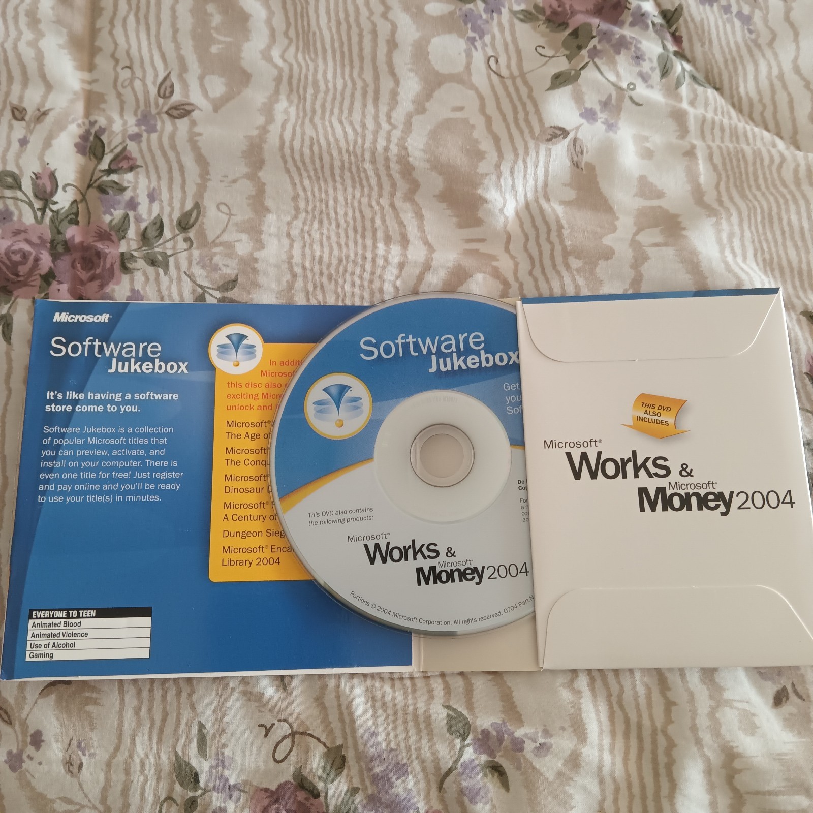 Microsoft Works 7.0 and Money 2004 CD-ROM Software Disk With Key