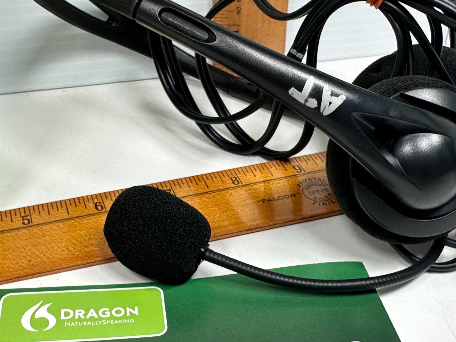 Dragon Version 11 Home Naturally Speaking Speech recognition Nuance Headphones