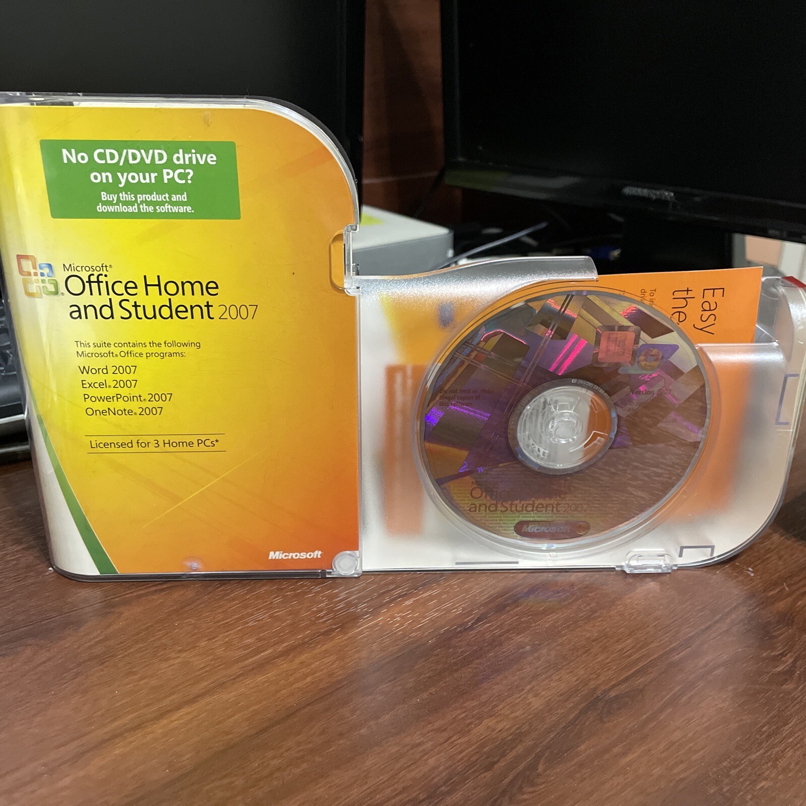 Microsoft Office Home and Student 2007 (79G-00007) Preowned (3 PC)