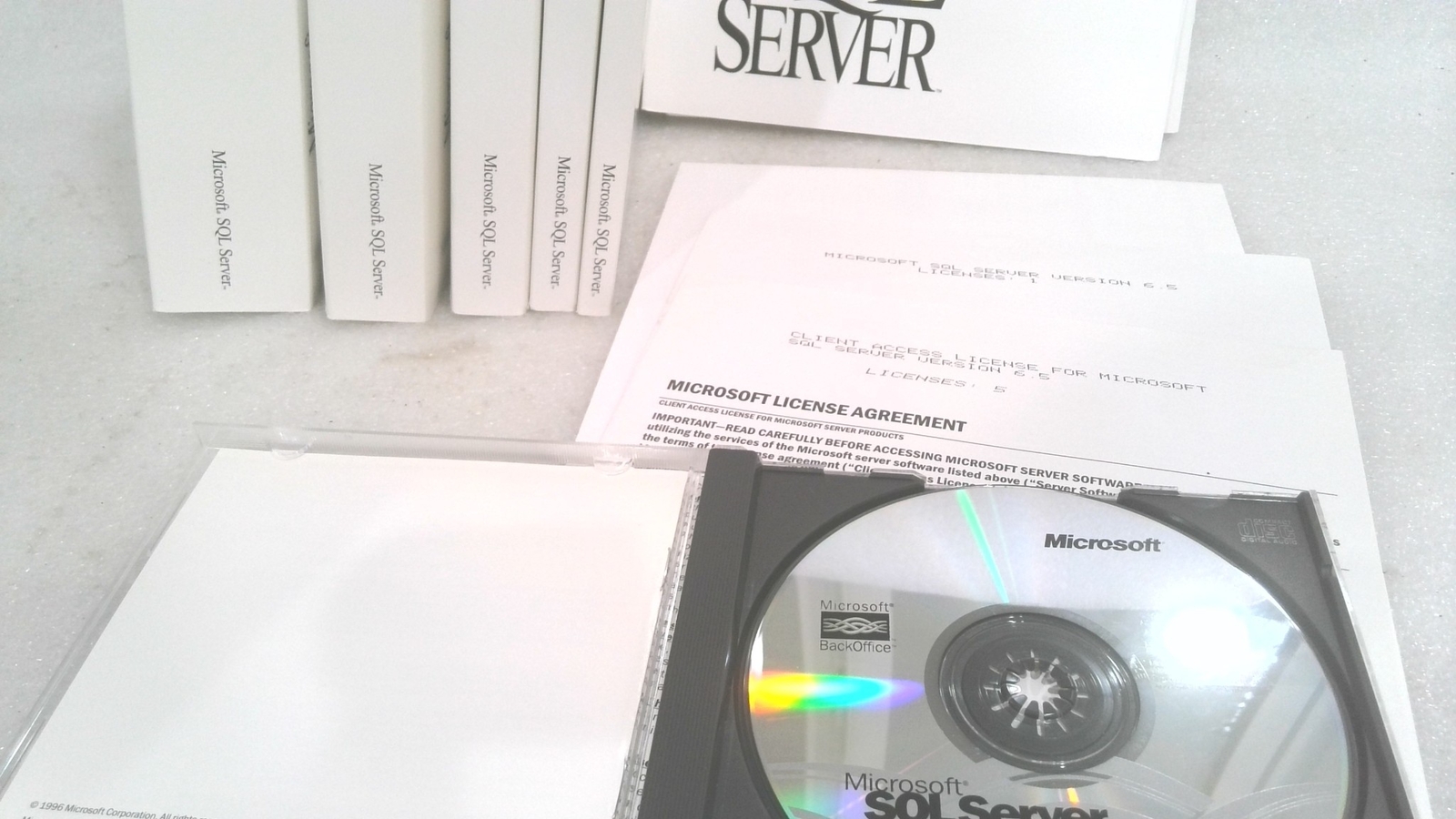 MICROSOFT 0496 P/N 90132 SQL SERVER VERSION 6.5 DATABASE MAN. SYSTEM, W/SOFTWARE