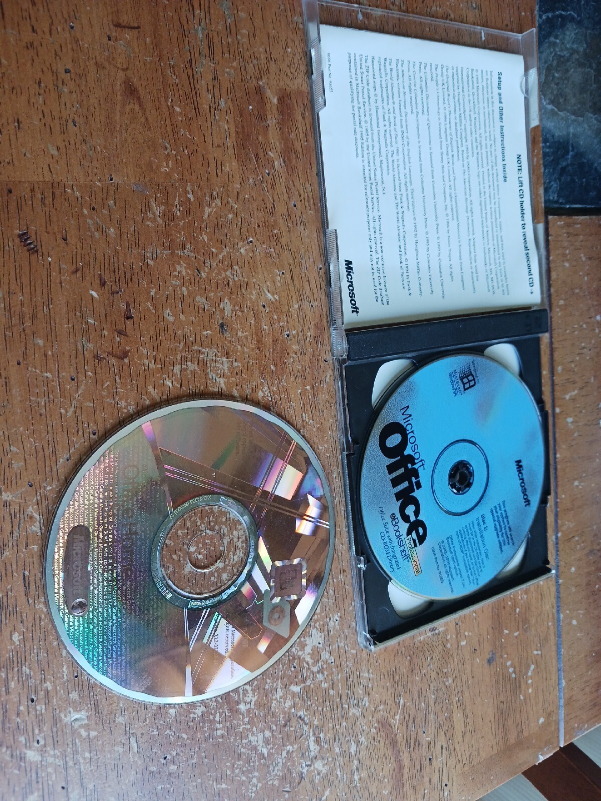 Microsoft Office Professional & Bookshelf Designed Win 95 CD Disc 2 Key +Bonus
